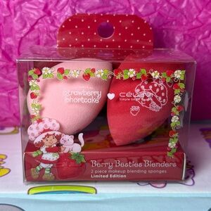 LIMITED EDITION Strawberry Shortcake Beauty Blenders (Pink & Red Duo) Celavi
